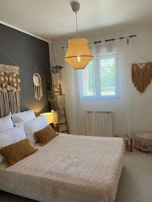 Au Mas Des Glycines - Gite La Tropezienne - 5 Personnes Camaret-sur-Aigues Экстерьер фото